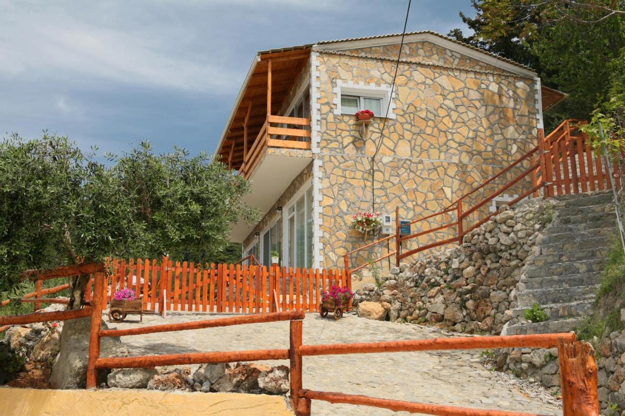 Villa- Nefeli Agios Gordios  Eksteriør billede