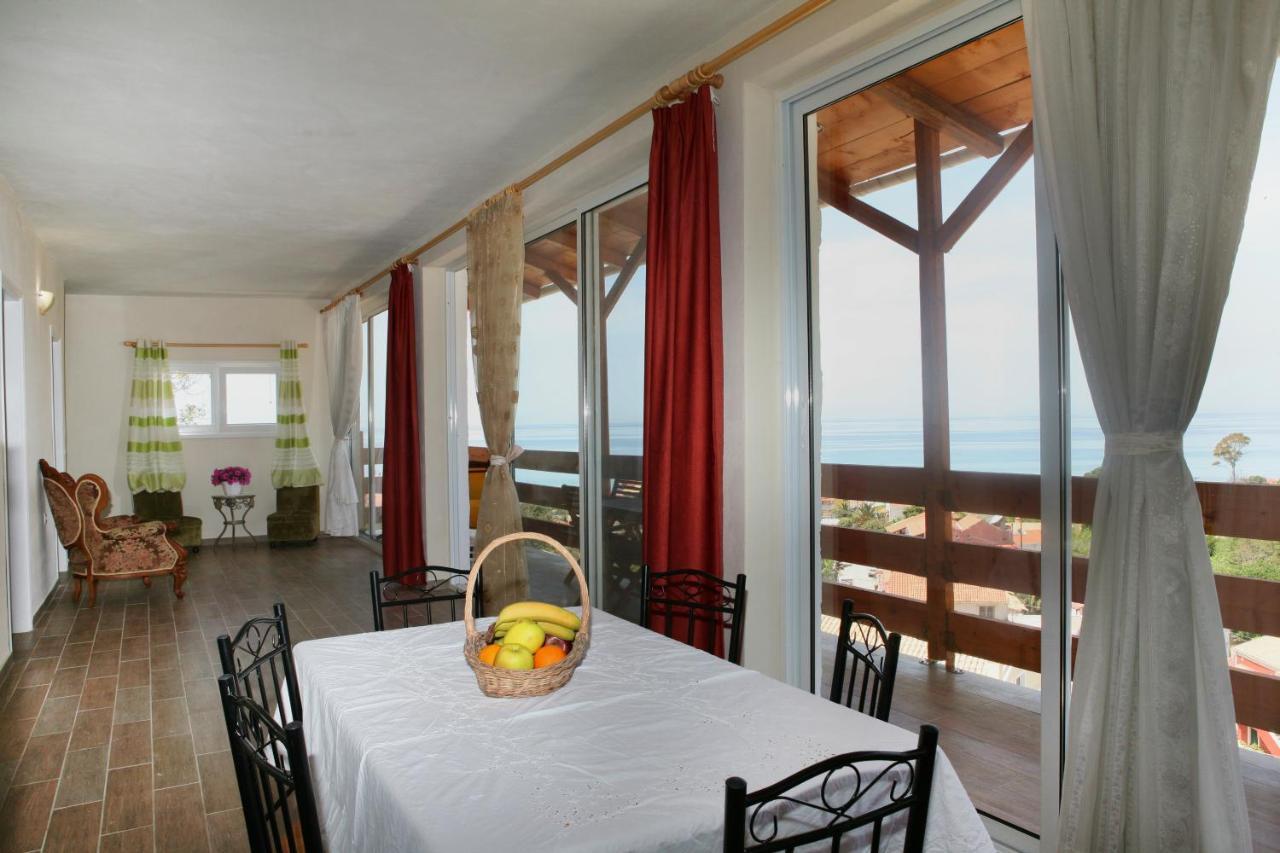Villa- Nefeli Agios Gordios  Eksteriør billede